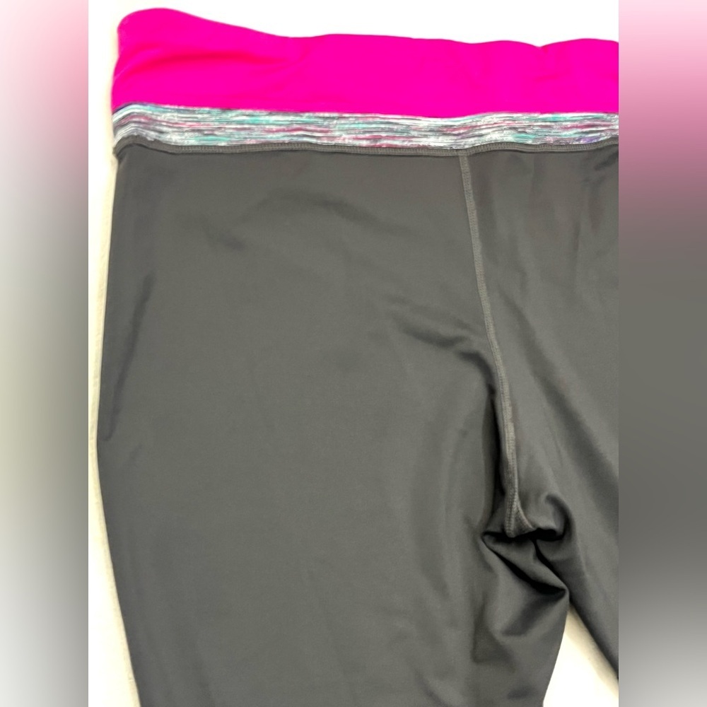 Ideology Women's Black and Pink Athletic Capri Poly/Spandex Blend Leggings XL - Picture 13 of 14